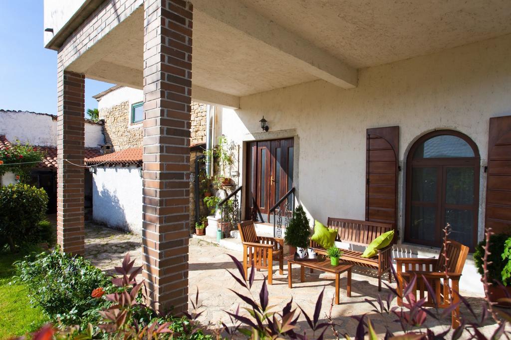 Apartments Garden Motovun Rum bild