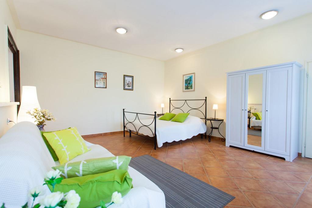 Apartments Garden Motovun Rum bild